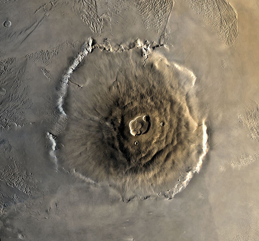 2 место — Гора Олимп (Марс)