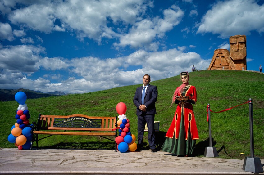 Папик и Татик, Степанакерт, Нагорный Карабах