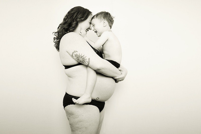 Мелисса Тавел со своим 3-летним сыночком Рональдом (на этом фото Тавел находится на 26 неделе беременности своим вторым ребенком).