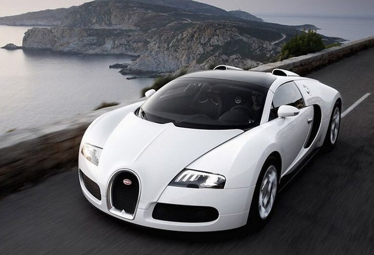 2. Bugatti Veyron (в производстве с 2007 года)