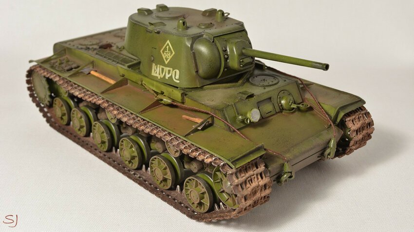 Сборная модель советского танка КВ-1 от начинающего любителя-моделиста