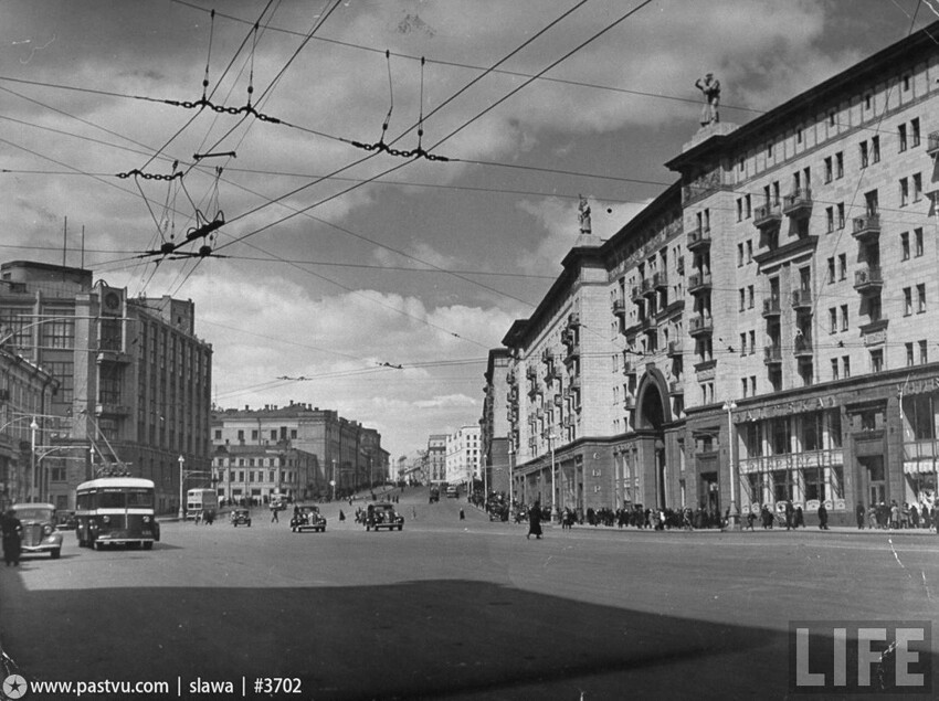 Снимок опубликован 11 августа 1941 года в статье "Фотографы LIFE видели Москву за неделю до нацистского нашествия".