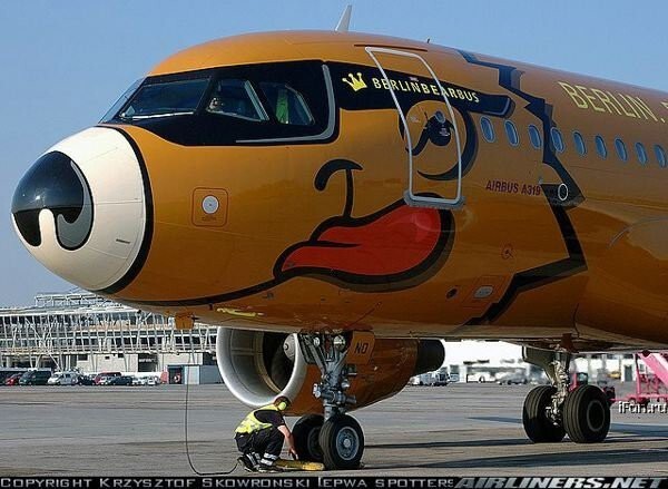 Необычная раскраска самолетов