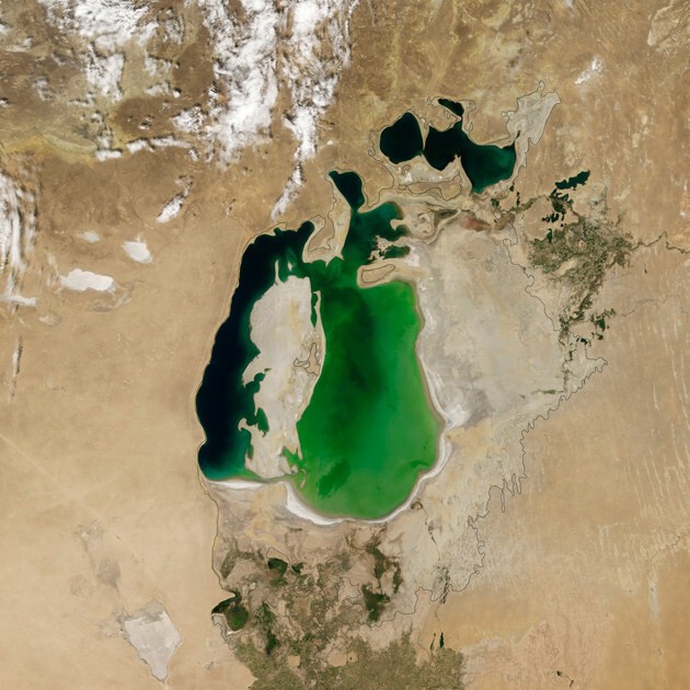 Аральское море в 2000 году