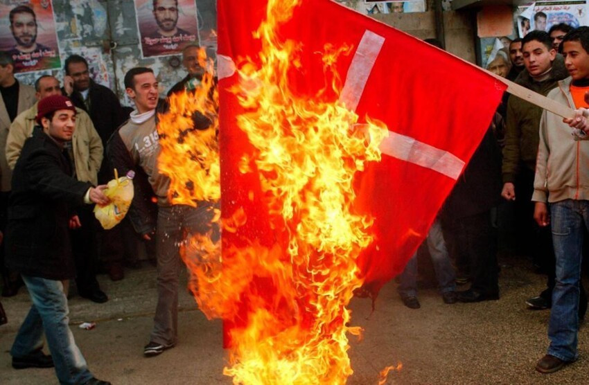 9. В какой стране запрещено сжигать любой флаг, кроме собственного?