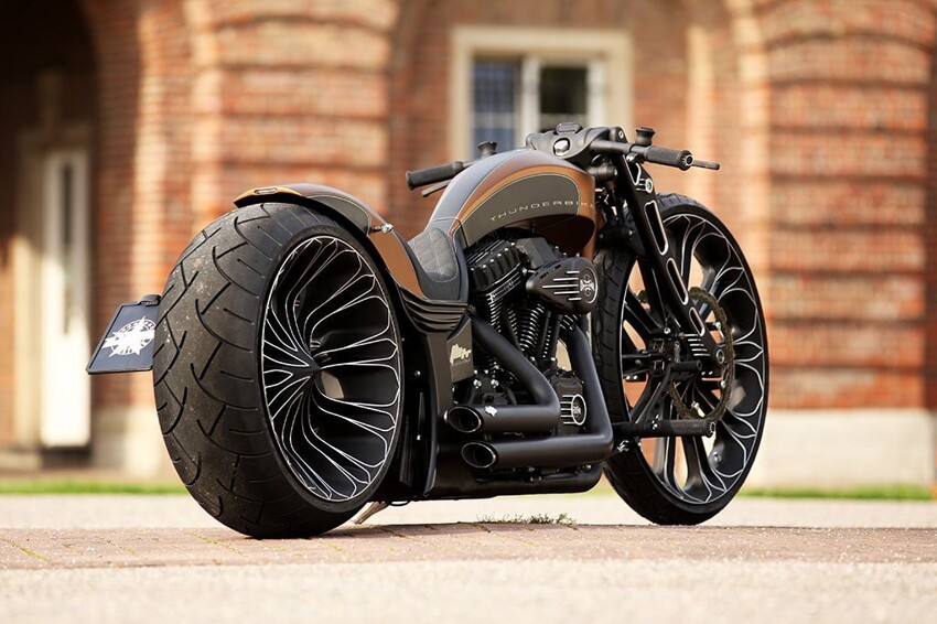 Еще один роскошный кастом Harley-Davidson от Thunderbike