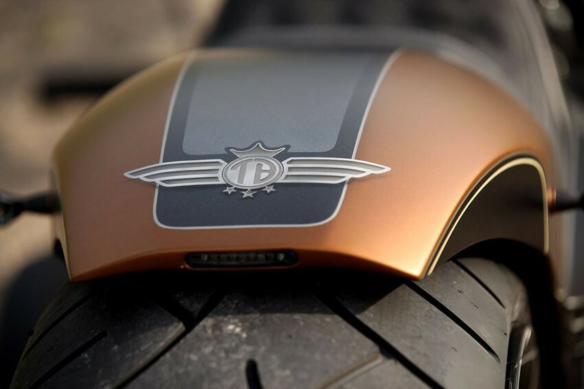 Еще один роскошный кастом Harley-Davidson от Thunderbike