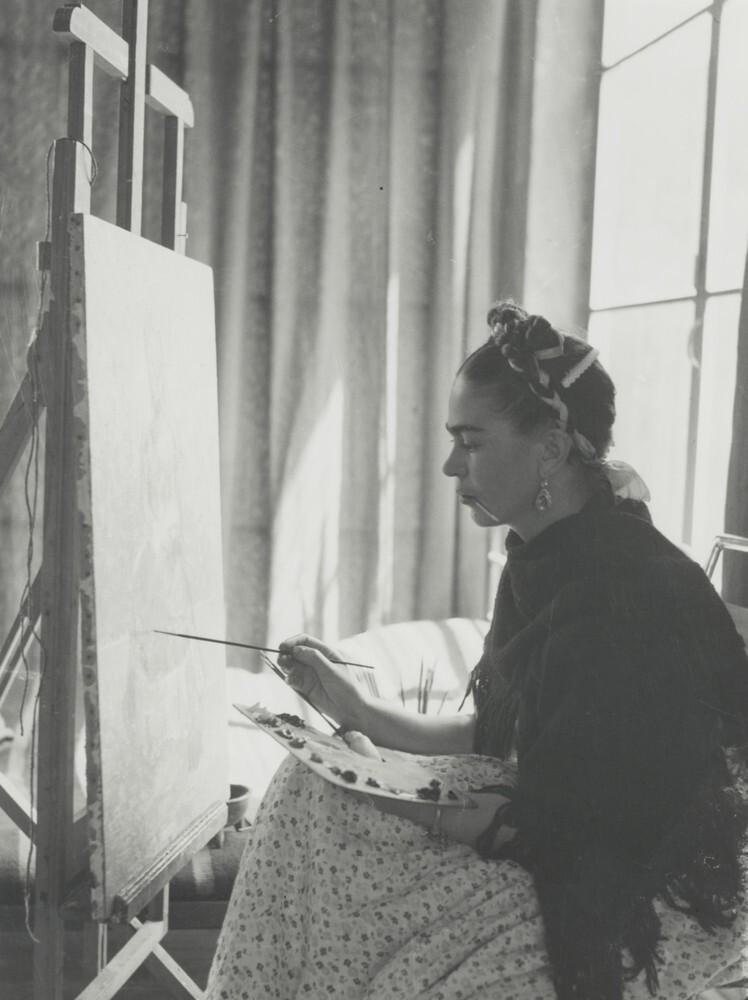 Портрет рисующей Фриды Кало, 1940