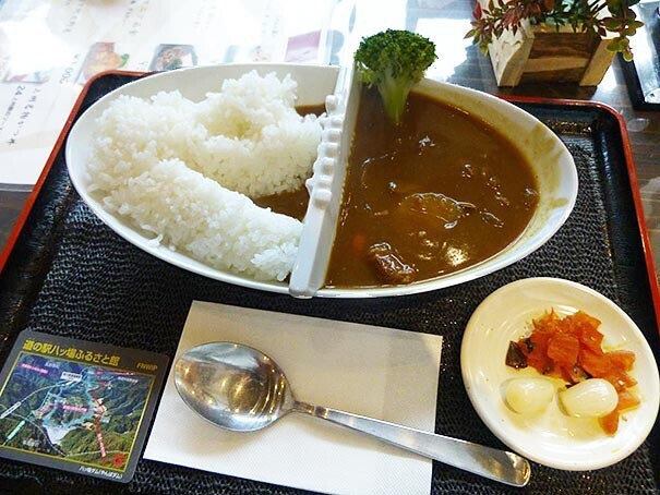 Оригинальное оформление блюда карри  в Японии 