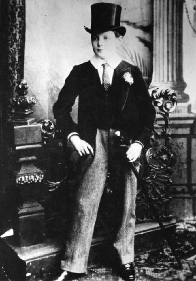 14-летний Уинстон Черчилль в школьной форме, 1889