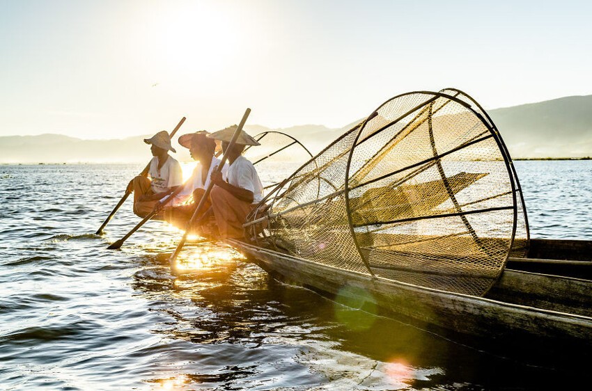 Рыбаки на озере Инле 