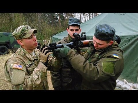 Американцы учат украинцев обращению с  РПГ-7 