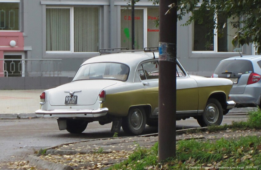 Двухцветная 69-51хбн 1968 года на ул. Красноармейской.