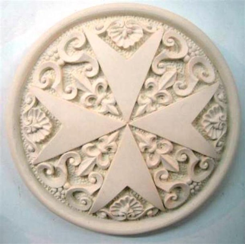 18. Каменный мальтийский крест с Мальты