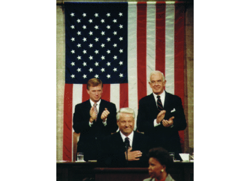 Вот господину Ельцину рукоплещут конгрессмены США.