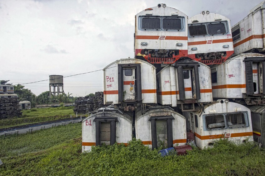 Индонезийское кладбище железнодорожных вагонов