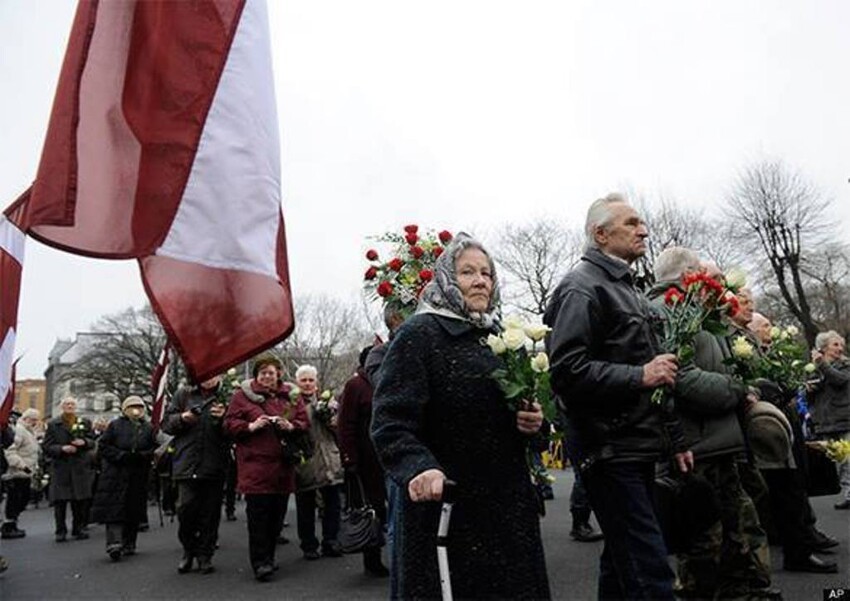 В Латвии требуют создать "резервации" для русских неграждан