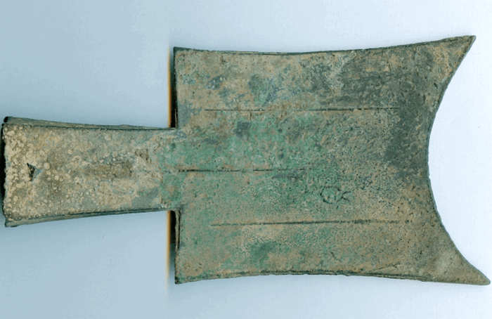 5. Лопатообразные деньги династии Чжоу (Китай, 1122 г. до н.э.-500 до н.э.)