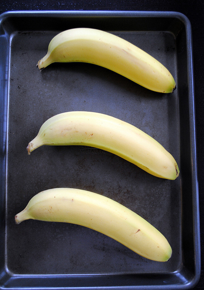 20. В той же духовке можно ускорить процесс дозревания бананов