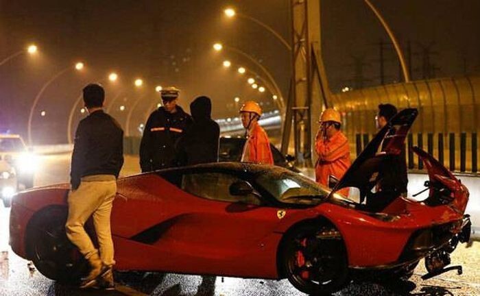 Подросток разбил отцовский Ferrari LaFerrari