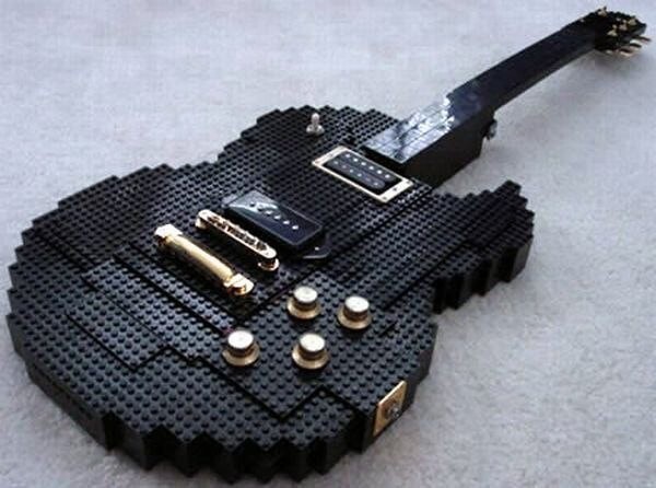 4. Гитара Лего