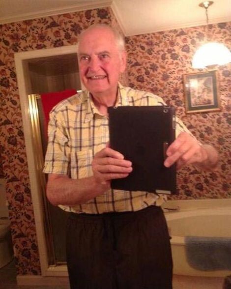 "Мы подарили дедушке моего парня IPad на 70-летие. И это первое фото, которое он сделал"