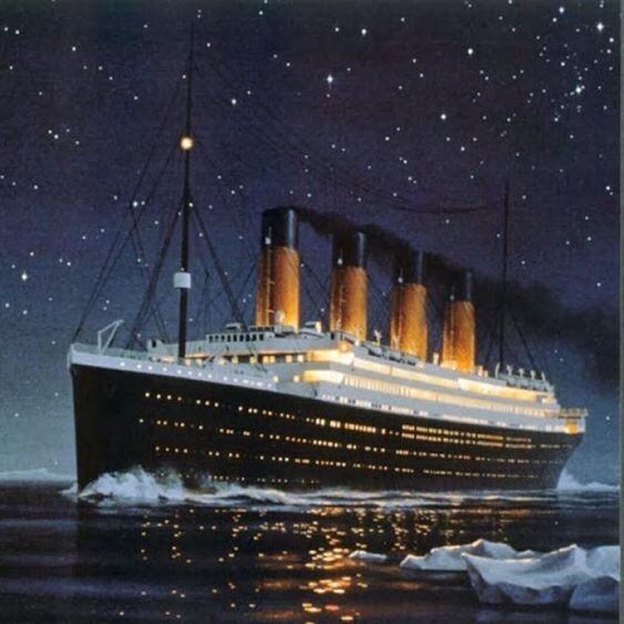 8. Существует версия, что основной причиной гибели «Титаника» стал эффект ледяного миража, скрывшего от наблюдающих реальные очертания айсберга, тем самым не позволив вовремя предупредить катастрофу. 