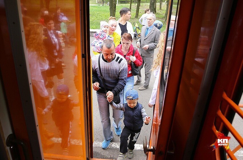 К 1 мая в Донецке открылась детская железная дорога