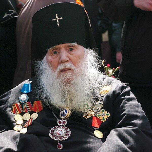 Совместим ли православный крест с красной звездой?