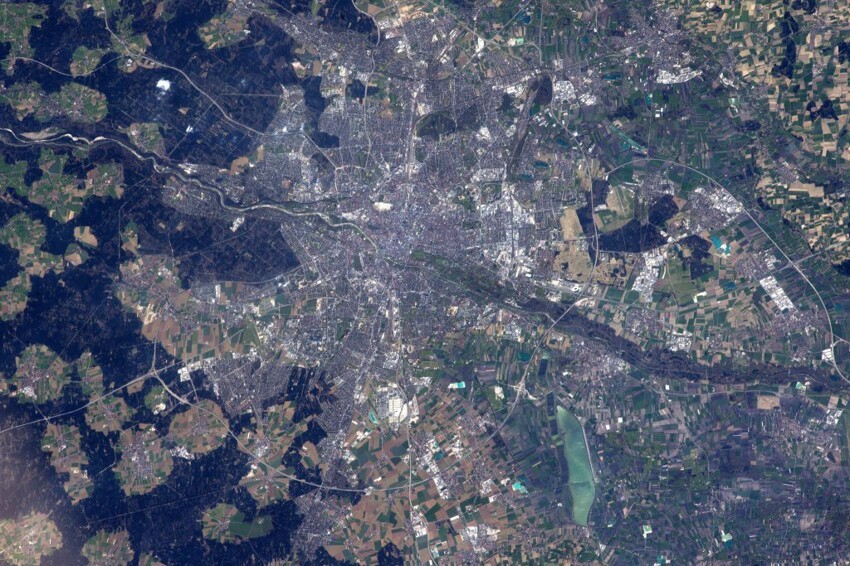Как выглядят города из космоса