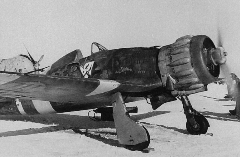 Истребитель Macchi C.200 «Saetta» 369-й итальянской эскадрильи 22-й группы на аэродроме оккупированного Кривого Рога.