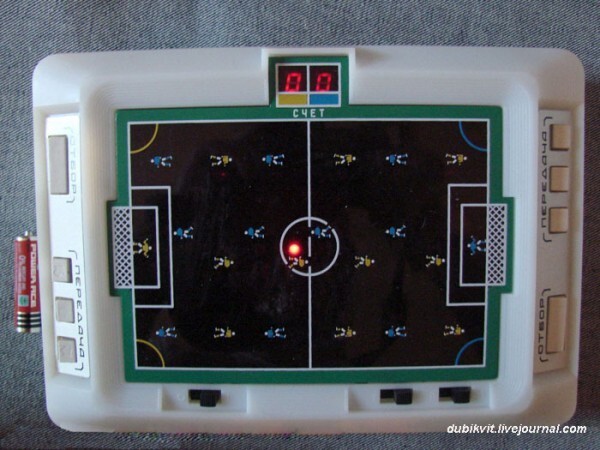 «Электроника ИМ-15» — настольная электронная игра Футбол 1990 года выпуска