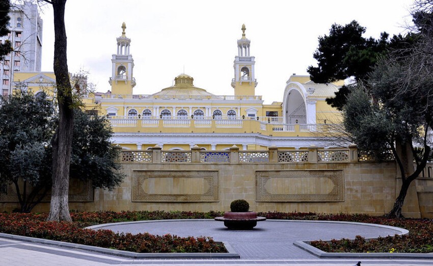 Губернаторский сад Баку