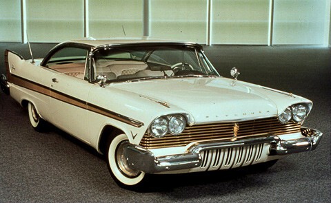 На самом-то деле в красный с белым Plymouth Fury не красили. В оригинале они были вот такого цвета.