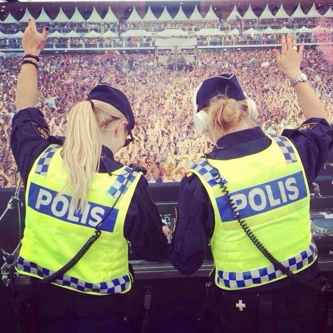 29 полицейских, которые используют свои полномочия для веселья