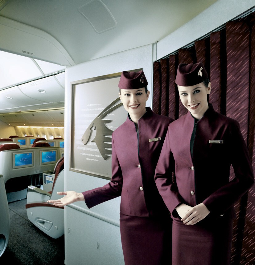 8-е место - стюардессы еще одной крутой арабской авиакомпании - Qatar Airways. Форма очень аккуратная. Не вызывающая, но, как мне кажется, подчеркивает хорошенькие фигуры молоденьких проводниц.