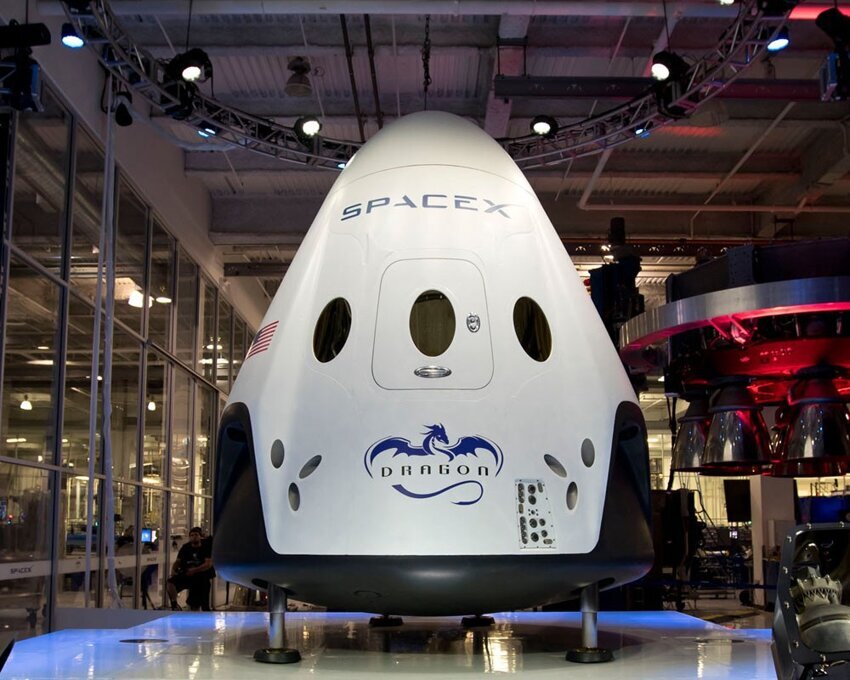Компания SpaceX провела первые испытания системы аварийного спасения астронавтов для нового пилотируемого корабля серии Dragon. 