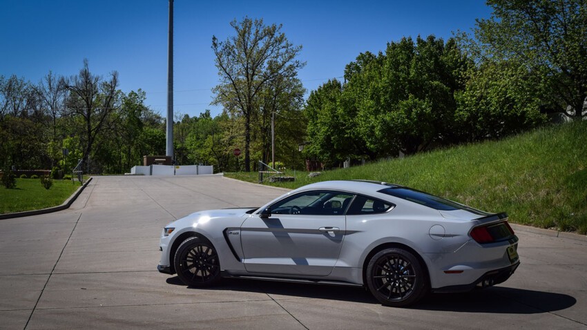 Фотосессия нового Shelby Mustang GT350