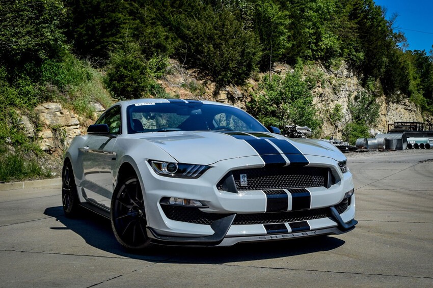 Фотосессия нового Shelby Mustang GT350