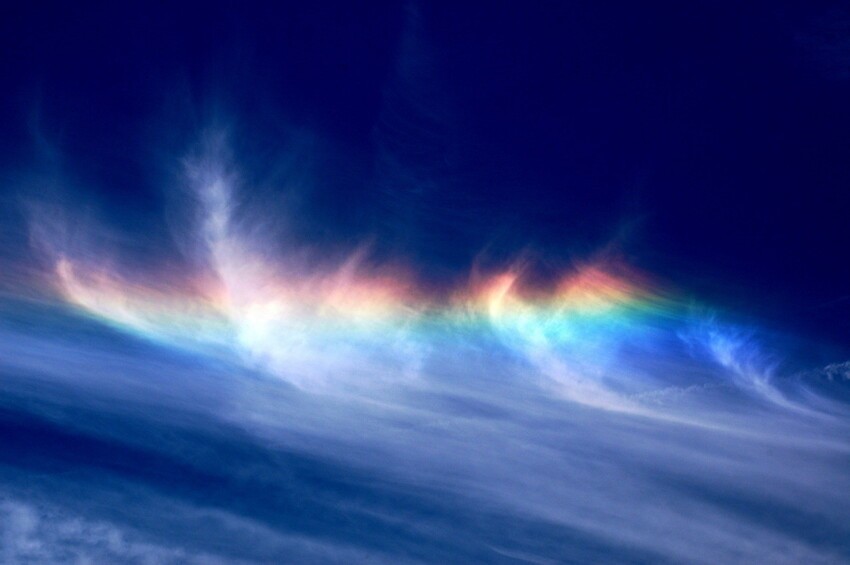 Огненные радуги: редкий феномен облаков
