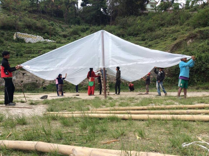  19-летний парень, который спас 55 сирот в Катманду