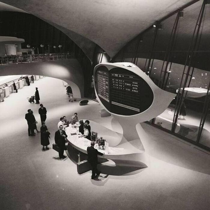 Будущее вчера, Нью–Йорк, 1956  Информационный терминал Trans World Airlines в аэропорту Idlewild (с 1963 имени John F. Kennedy).