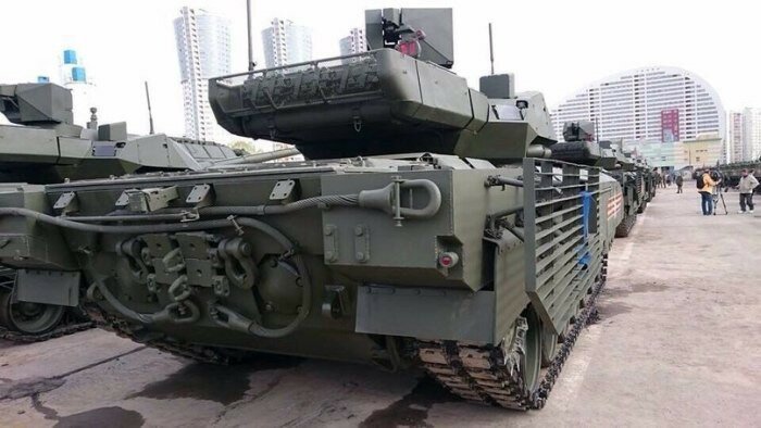 «Близкое знакомство» с новейшим танком Т-14 «Армата»