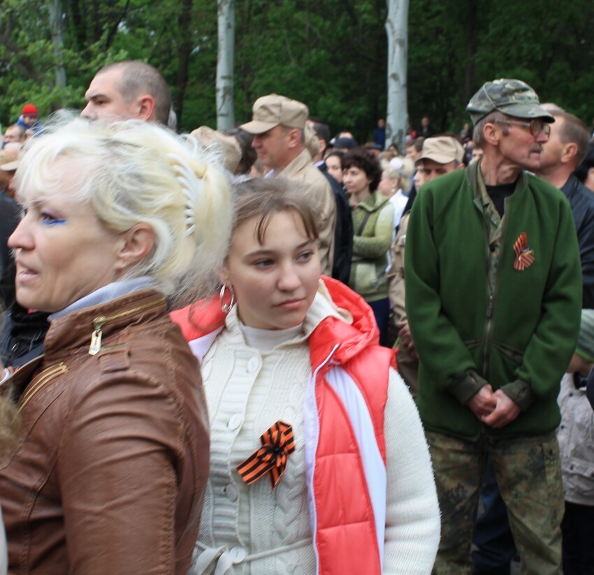 День Победы: украинцы с георгиевскими ленточками!