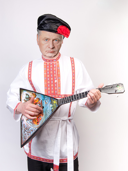 Жириновский приходит на заседание ГД в косоворотке и в картузе
