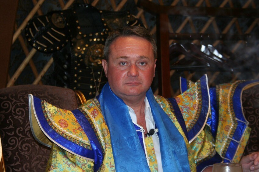 Гитлер, Иисус, Магомет, Будда, Нефертити были украицами!