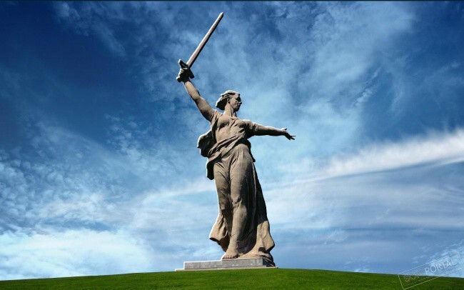 «Родина-мать» символизирует то, что меч был поднят в Сталинграде.