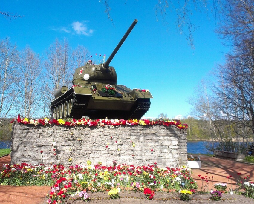 Монумент "Танк Т-34"