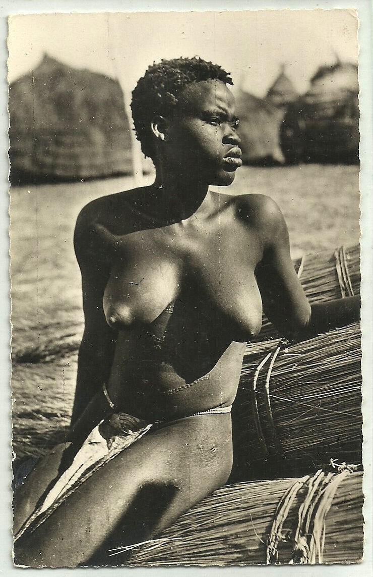 Девушка из Французской Экваториальной Африки