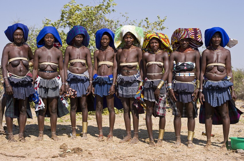Женщины племени Макавал во время праздника. Ангола